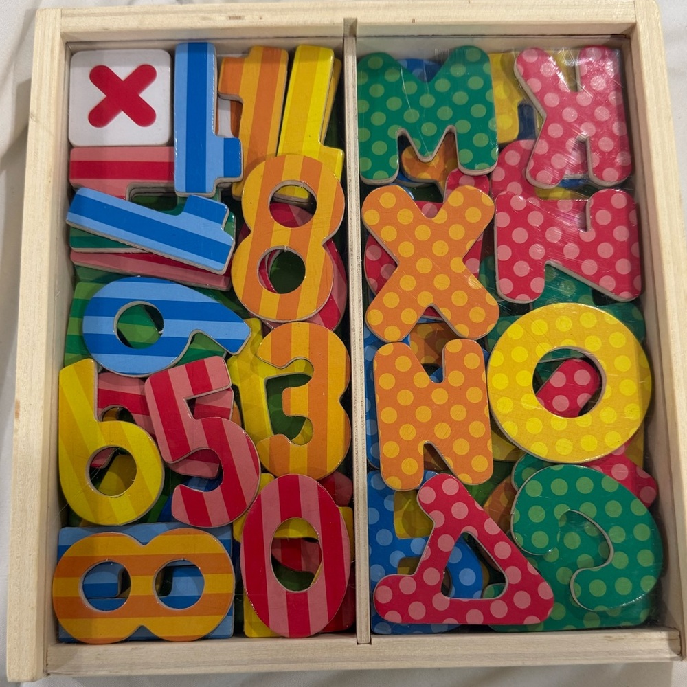Melissa & Doug Magnets-in-a-Box Letters & Numbers